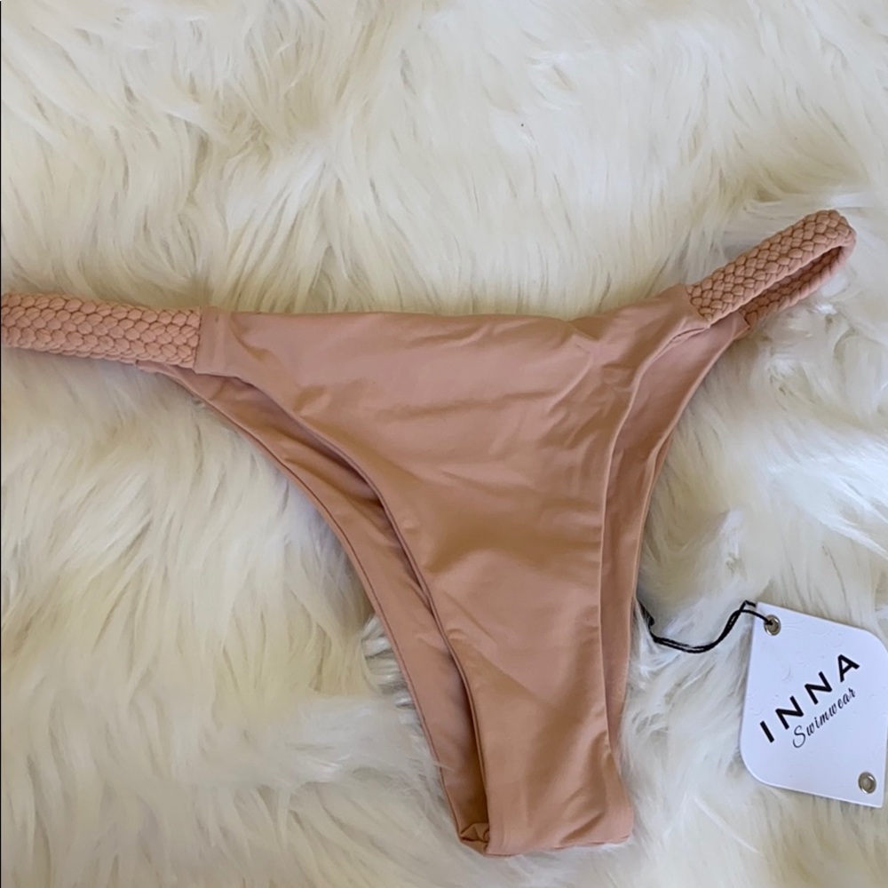 Rose bottom